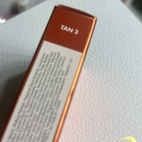 YENSA Super Serum Silk Pressed Powder Foundation - Picture 6 of 6